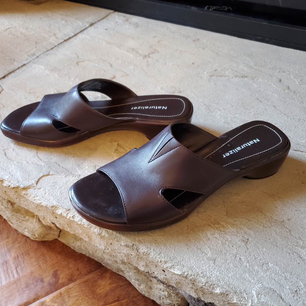 Naturalizer Women's Leather Brown Slide Sandals